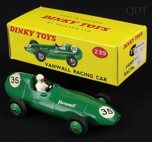 Dinky toys 239 vanwall racing car ff805 front