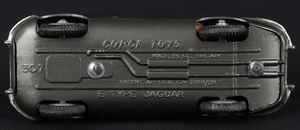 Corgi toys 307 e type jaguar ff880 base