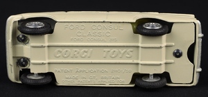 Corgi toys 234 ford consul classic ff888 base
