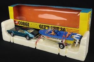Corgi toys gift set 36 oldsmobile toronado speedboat set ff898 back