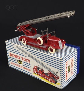 French dinky toys 32d delahaye turntable fire engine gg164 front
