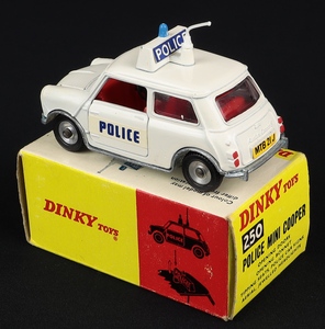 Dinky toys 250 police mini cooper gg180 back