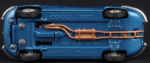 Corgi toys 335 4.2l jaguar e type gg216 base