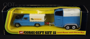 Corgi toys gift set 15 landrover horse box gg237 front