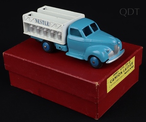 French dinky toys 25o nestle milk truck laitier studebaker gg269 front