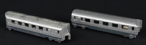 Dinky toys 16 silver jubilee train set gg273 carriages back