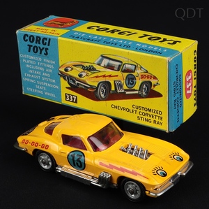 Corgi toys 337 chevri=olet corvette sting ray gg366 front