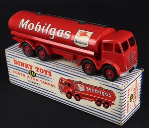 Dinky toys foden mobilgas tanker gg368 front 