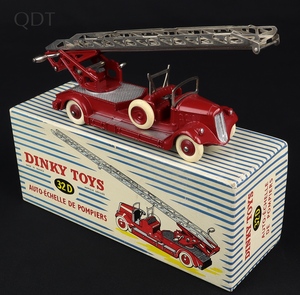 French dinky toys 32d delahaye turntable fire engine gg436 front