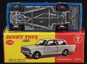 Dinky toys 136 vauxhall viva gg833 base
