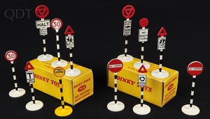 Dinky toys 768 769 road signs gg926 front