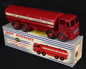 Dinky supertoys 943 leyland tanker esso hh62 front