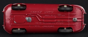 Corgi toys 307 e type jaguar hh81 base