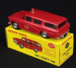 Dinky toys 257 fire chief's car hh172 back