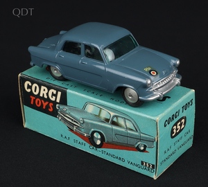 Corgi toys 352 raf staff car hh186 front