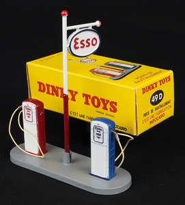 French dinky toys 49d petrol pumps=esso hh266 back