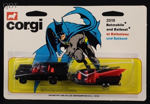 Corgi junior gift set 2519 batmobile batboat hh361 front