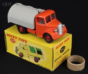 Dinky toys 252 refuse wagon hh386 front