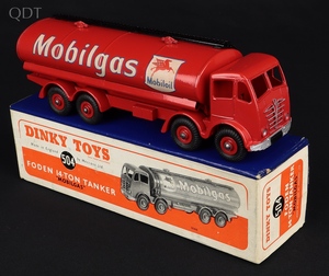 Dinky toys 504 foden  tanker mobilgas hh428 front