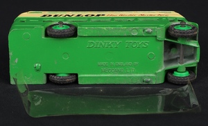 Dinky toys 290 double deck bus dunlop hh433 base