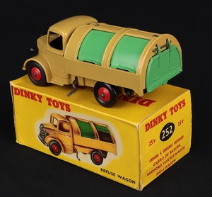 Dinky toys 25v 252 refuse wagon hh468 back