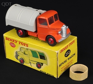 Dinky toys 252 refuse wagon hh469 front