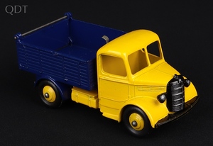 Dinky toys 410 bedford end tipper hh561 front