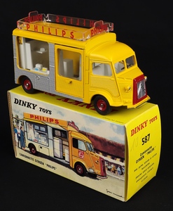 French dinky 587 citroen philips van hh751 front view