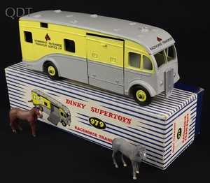 Dinky supertoys 979 racehorse transport hh867 front