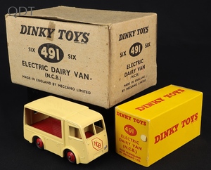 Dinky toys 491 ncb electric dairy van trade box hh868 front