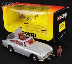 Corgi toys 271 james bond aston martin hh929 front