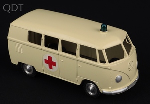 Marklin 8030 vw ambulance jj114 front