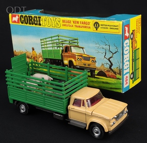 Corgi toys 484 dodge kew fargo livestock transporter animals jj404 front