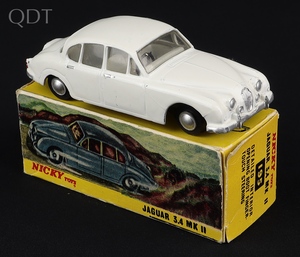 Nicky dinky toys 195 jaguar 3.4 mk ii jj413 front