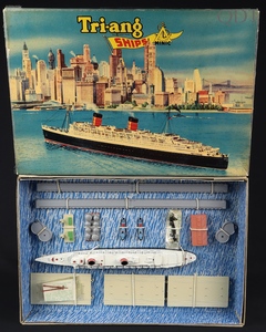 Tri ang minic presentation set m1 891 ships jj457 front