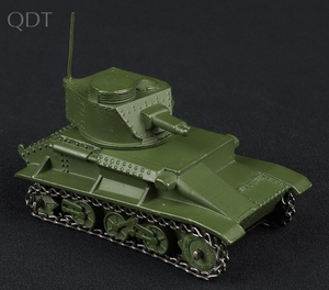 Dinky toys 152a light tank jj520 front
