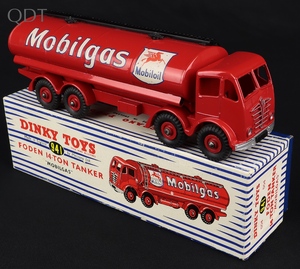 Dinky toys 941 mobilgas foden tanker jj522 front