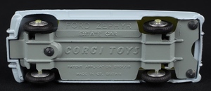 Corgi toys 424 ford zephyr estate car jj668 base