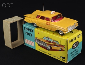 Corgi toys 221 chevrolet new york taxi cab jj728 front