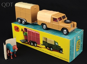 Corgi toys gift set 2 landrover rice's pony trailer jj816 front