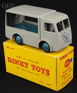 Dinky toys 491 ncb van jj899 front