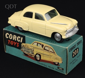 Corgi toys 203 vauxhall velox jj933 front
