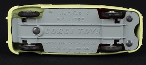 Corgi toys 208s jaguar 2.4 litre saloon jj934 base