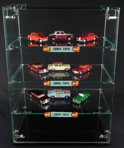 Corgi toys glass cabinet jj943 front