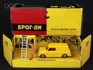 Spot on models 404 morris minivan kk13 front