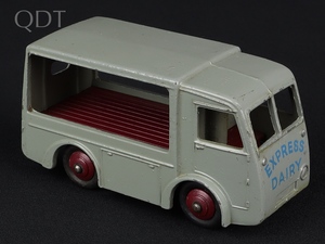 Dinky toys 30v express dairy kk233 front