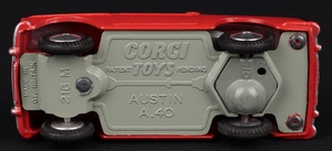 Corgi toys 216m 1 austin a40 saloon kk246 base