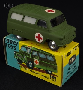 Corgi toys 414 bedford military ambulance kk291 front
