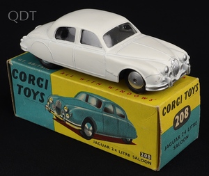 Corgi toys 208 jaguar 2.4 litre saloon kk292 front