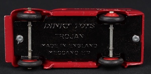 Dinky toys 455 trojan van brooke bond tea kk443 base